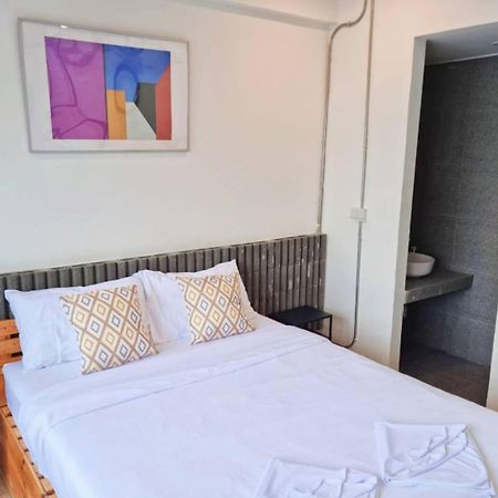 Haus Sathorn 11 Residence Bangkok Kültér fotó