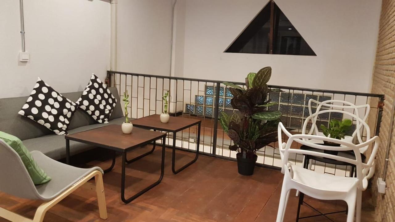 Haus Sathorn 11 Residence Bangkok Kültér fotó